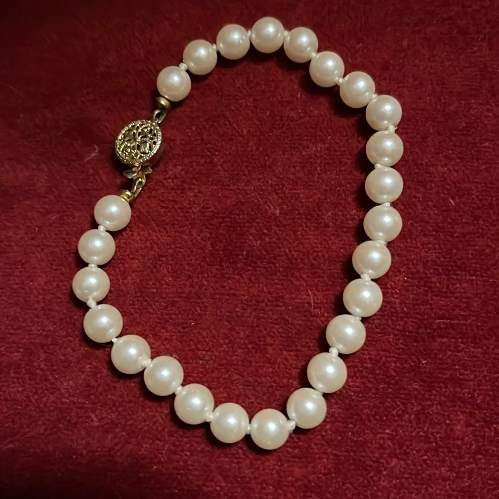 Faux Pearls Bracelet